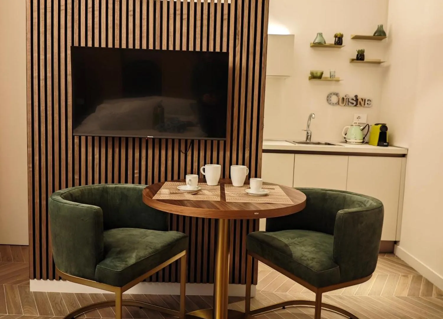 Oasi City Center Luxury Apartments Кальяри