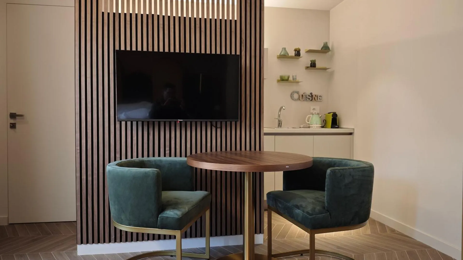 Oasi City Center Luxury Apartments Кальяри Италия